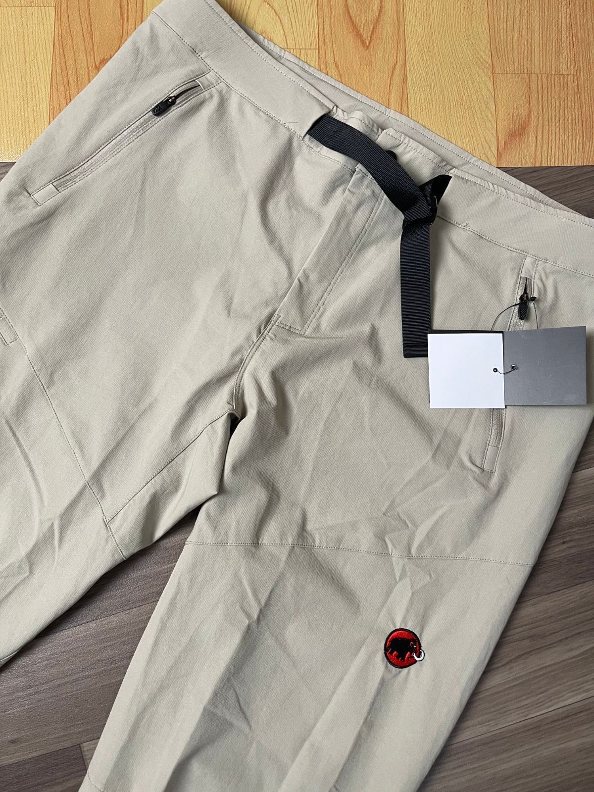 ヘビーワーク刺繍の長パンツ