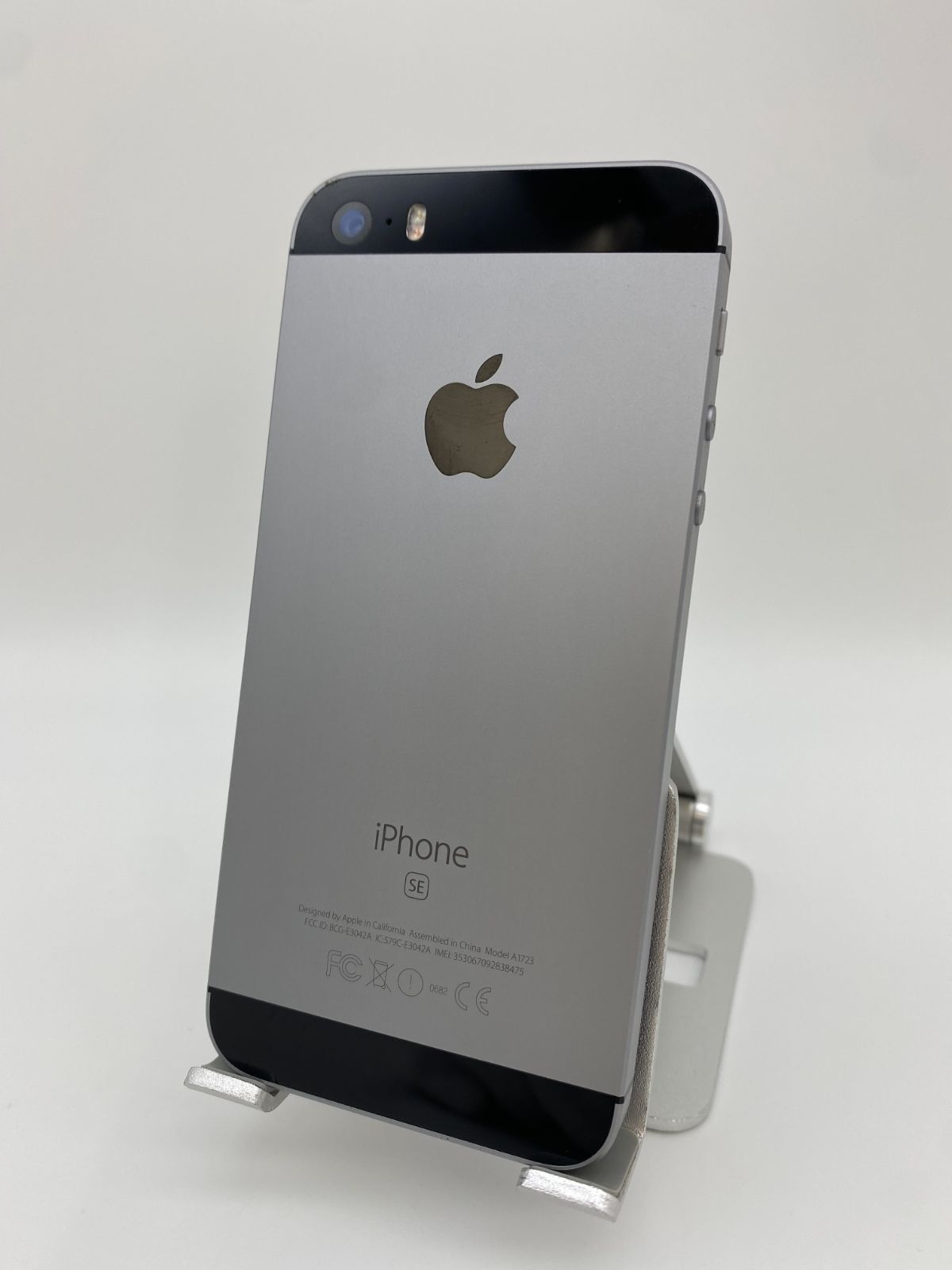 034 iPhone SE1 32GB グレイ/シムフリー/大容量新品バッテリー