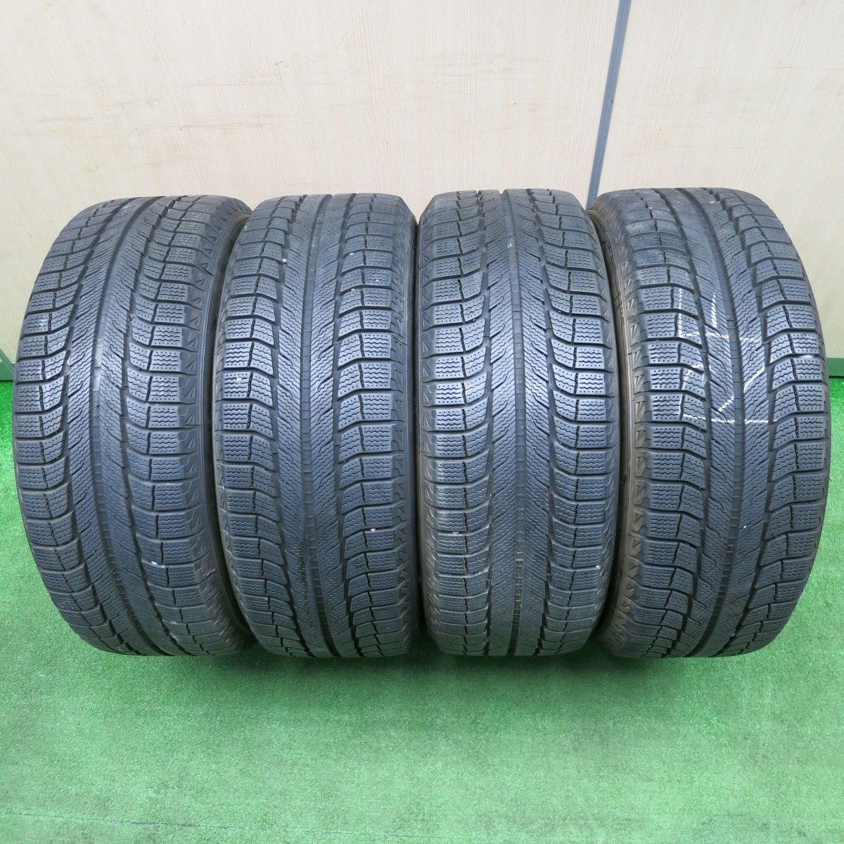 送料無料] バリ溝！9分☆トヨタ 60系 ハリアー ターボ 純正 235/55R18 