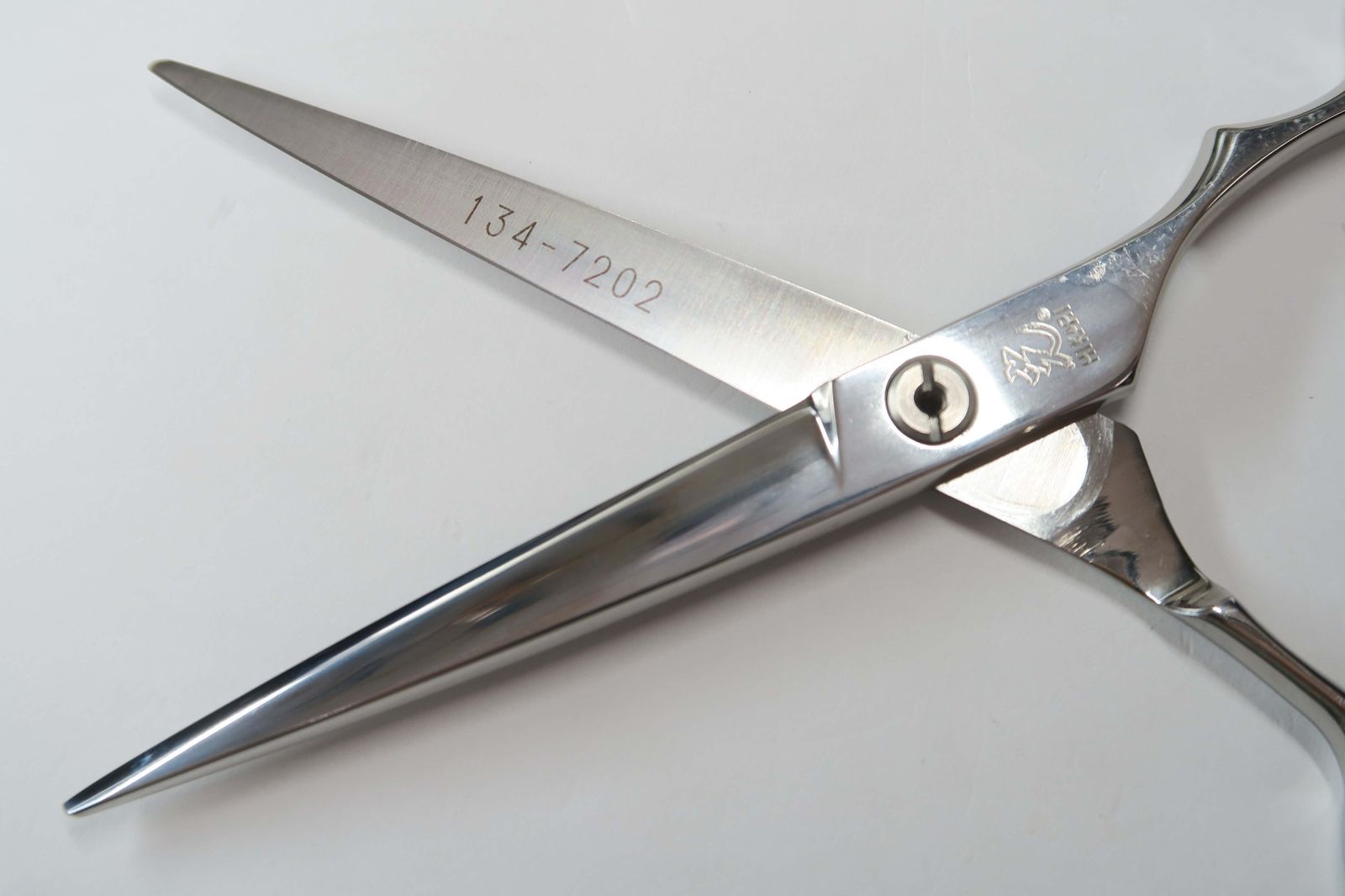 Bランク【光シザー HIKARI ヒカリ】 E-6 シザー 美容師・理容師