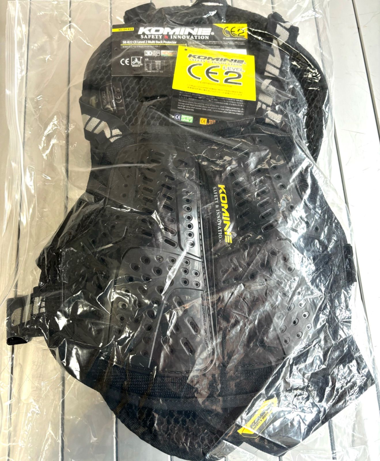 美品 コミネ (KOMINE) バイク用 CEレベル2マルチバックプロテクター ブラック L SK-822 CE規格レベル2