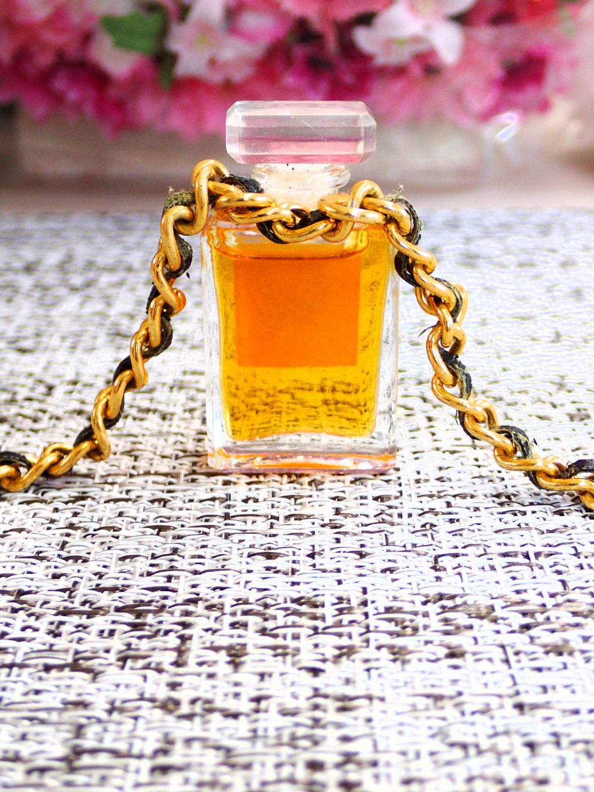 土日お値下げ　COCO EAU DE PARFUM ❤️ ネックレス　シャネル CHANEL シャネル ココ オードゥ パルファム 香水ペンダント