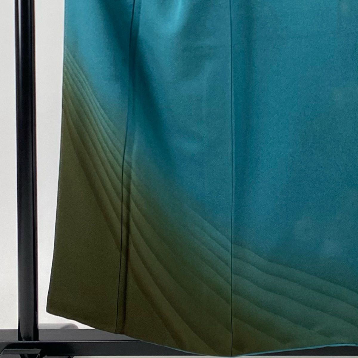 付下げ 身丈163cm 裄丈66cm M 袷 花井幸子 落款 花束 鞠 金糸 刺繍