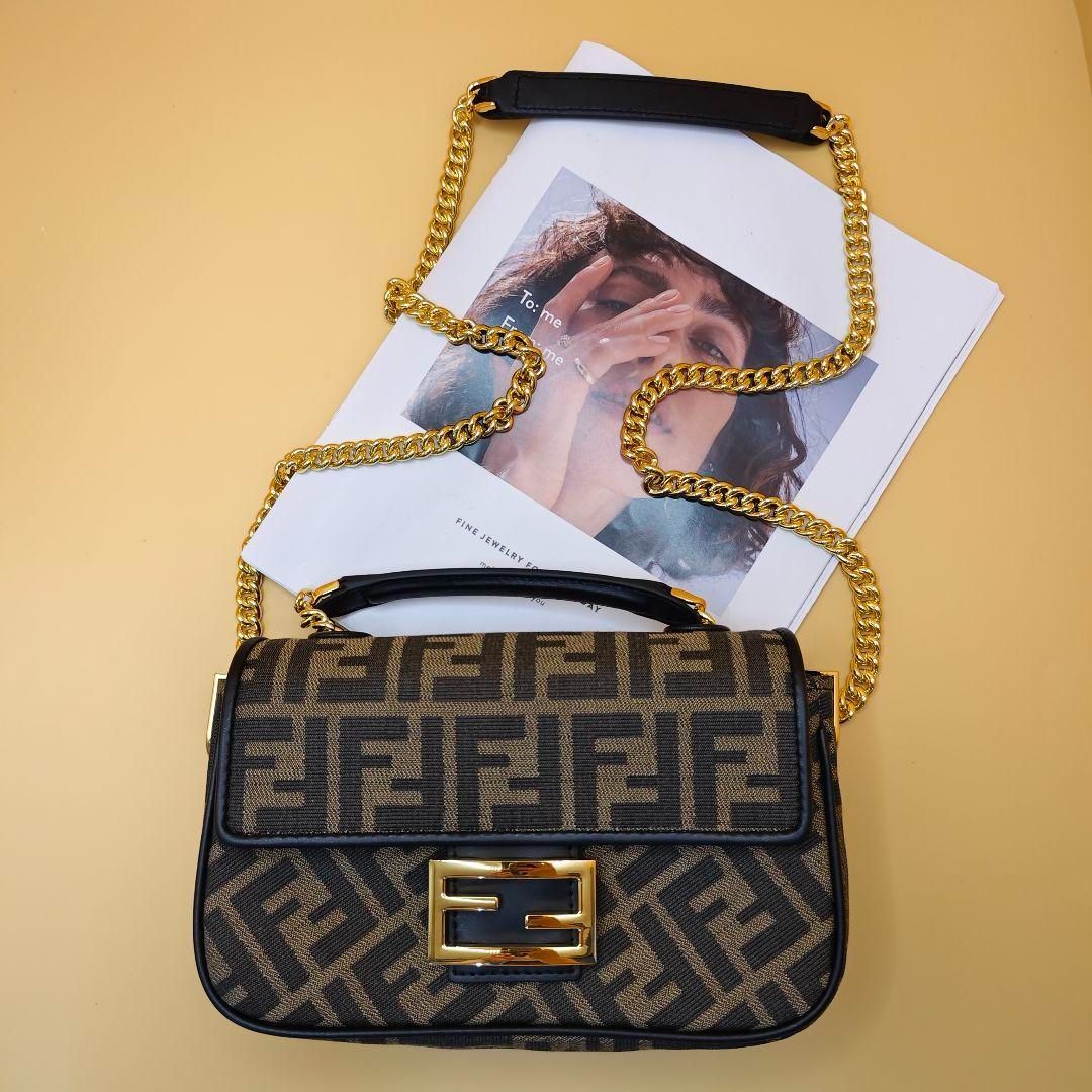 フェンディ/FENDIミディアムショルダーバッグハンドバッグ