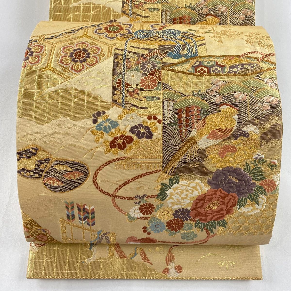 袋帯 美品 秀品 貝桶山鳥華文 金糸 唐織 金色 六通 正絹 【中古