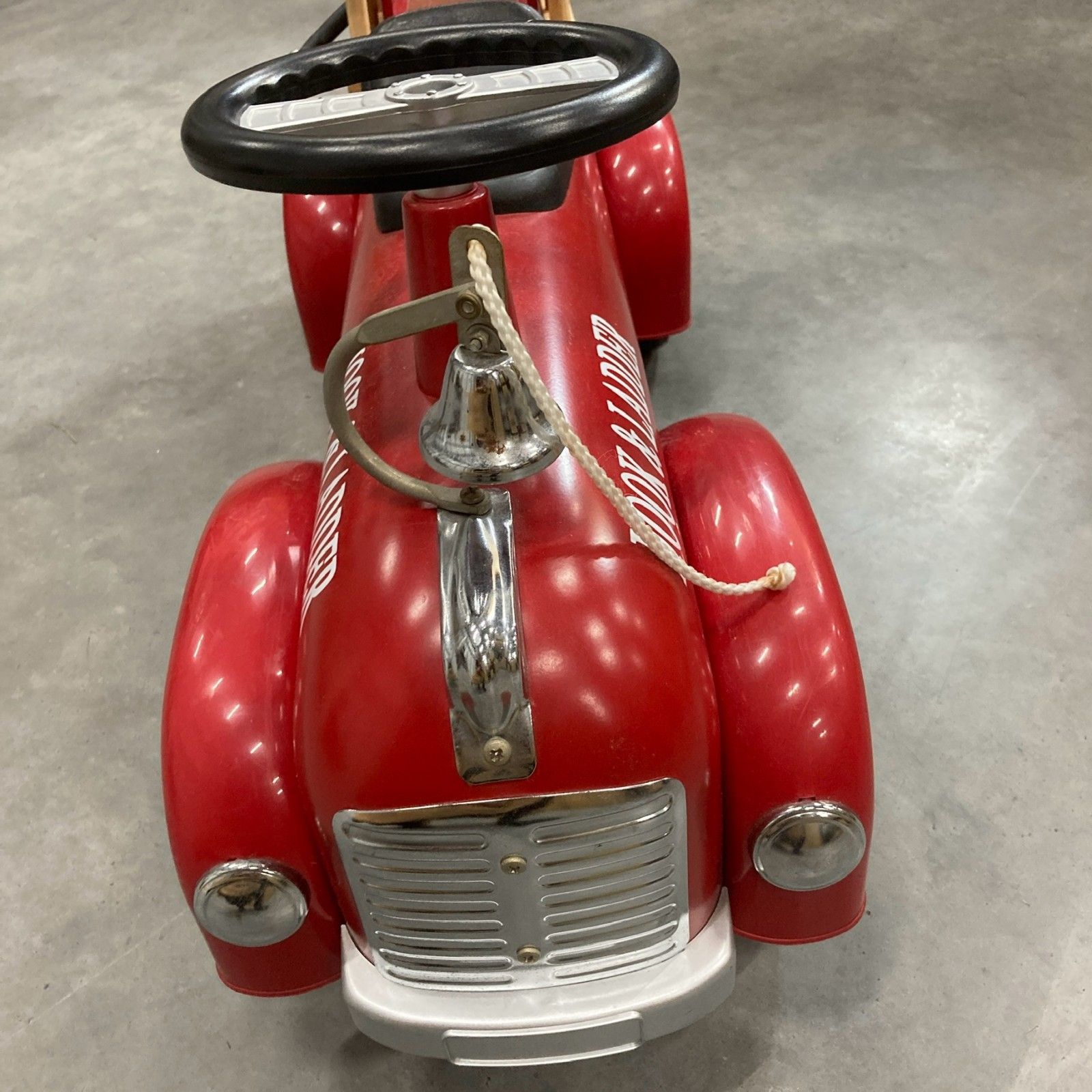 激安挑戦！！ ARTABURG 乗用玩具 ☆ HOOK＆LADDER おもちゃ アルタバーグ 乗用玩具