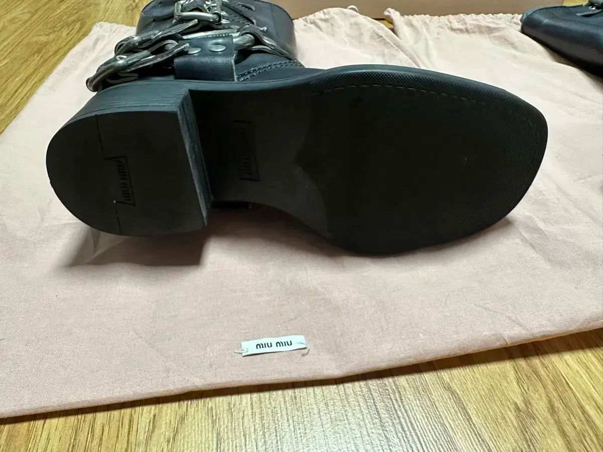 ミュウミュウ バイカーブーツ