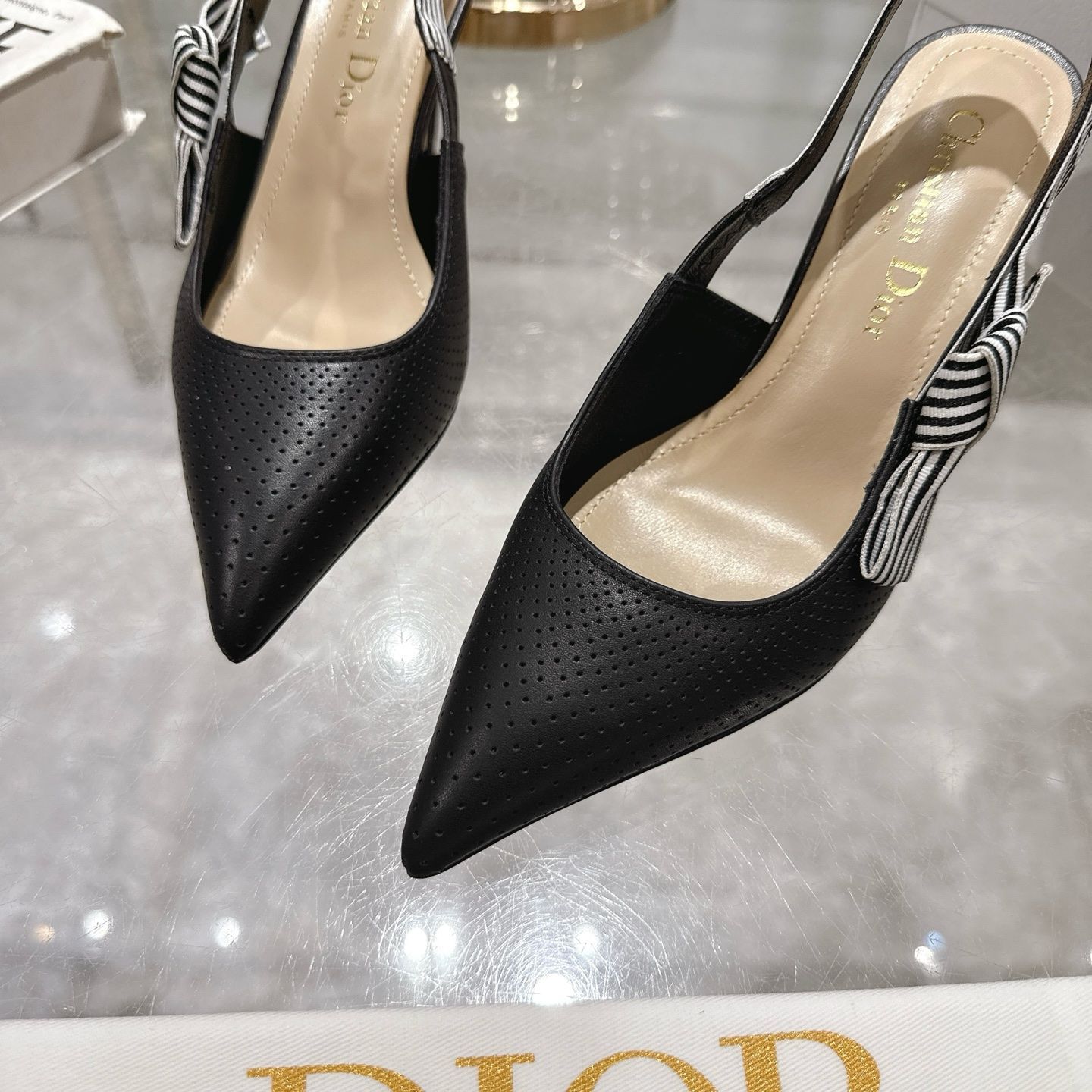 Dior ディオール テーパード トゥ フラット / ハイヒール