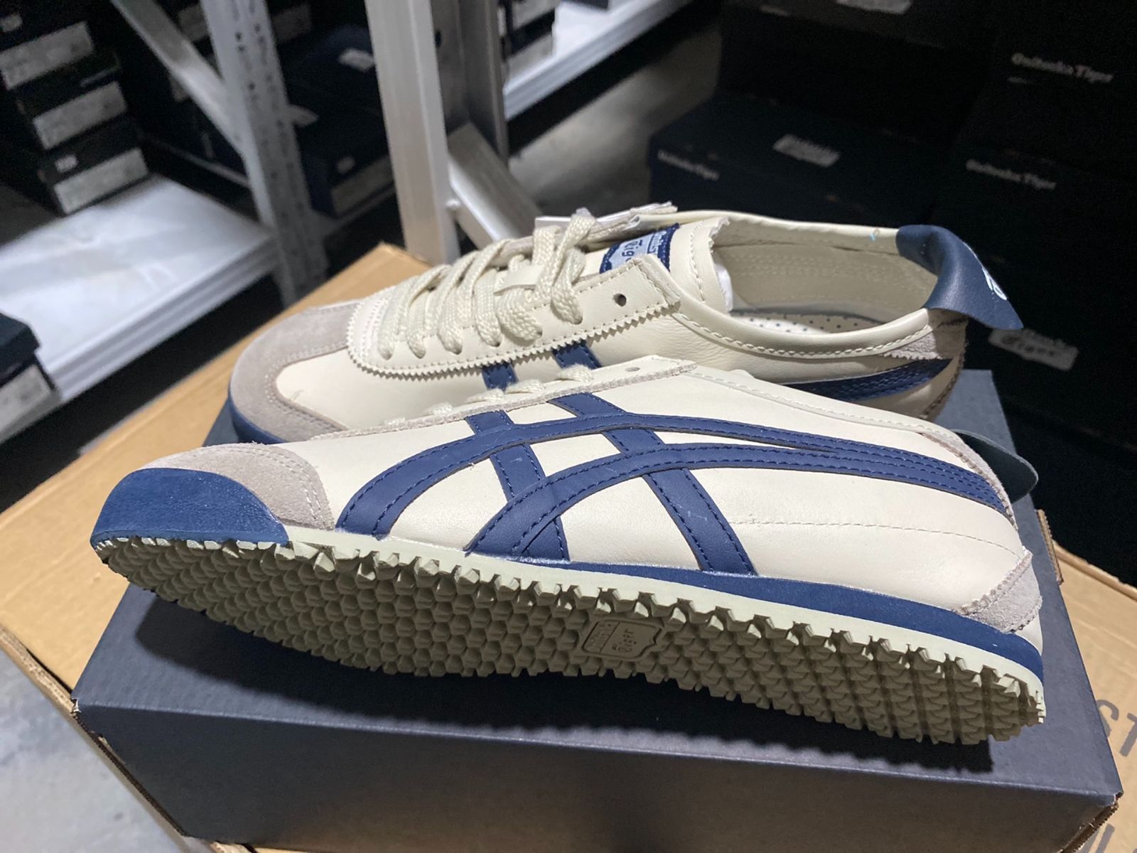 新品 Onitsuka Tigerオニツカタイガー MEXICO 66 スニーカー