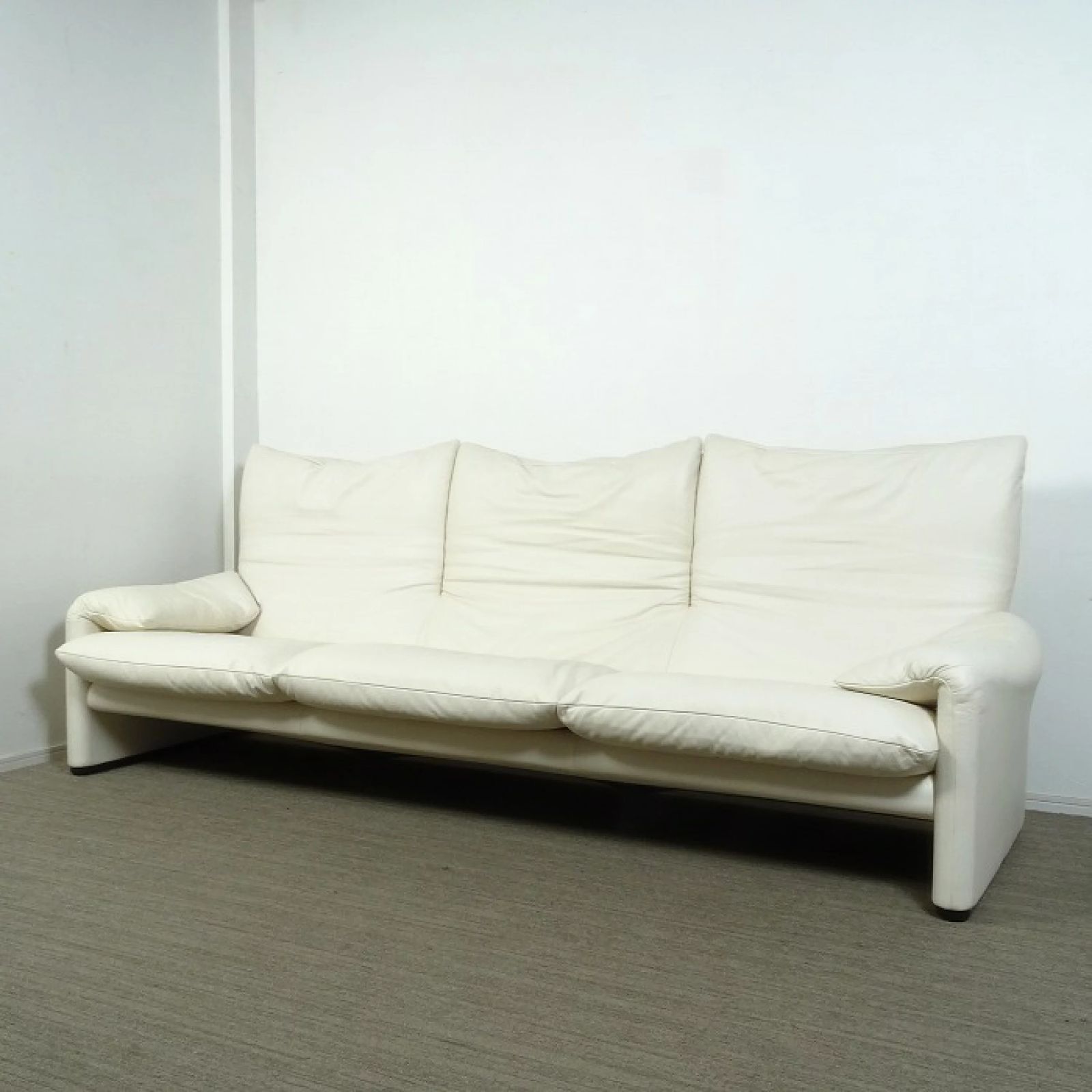 ◾︎SELUNO◾︎ 【展示美品】Cassina カッシーナ 675 MARALUNGA