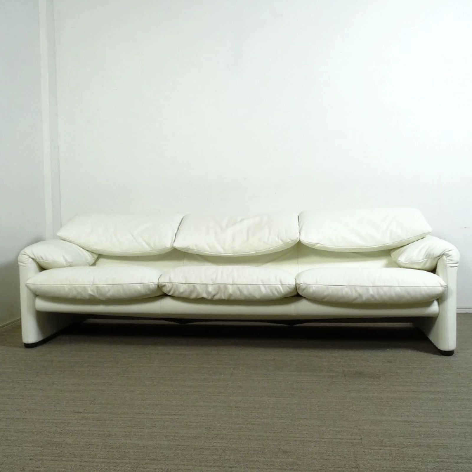 ◾︎SELUNO◾︎ 【展示良品】Cassina カッシーナ 675 MARALUNGA