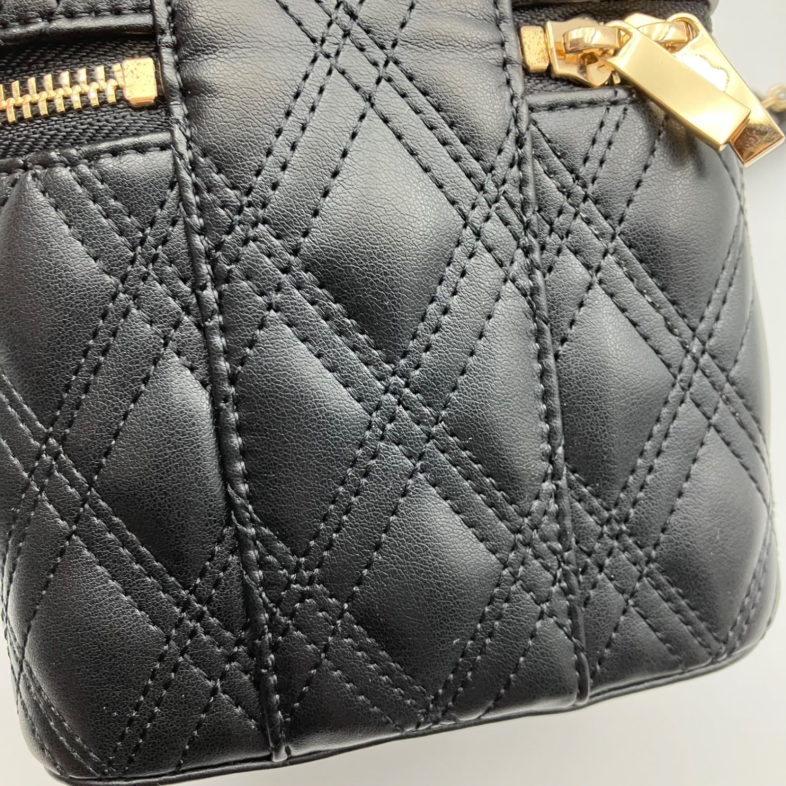 美品【マリークワント×リリーブラウン】コラボ ショルダーバッグ デイジー 黒×金 MARY QUANT - 美品【マリークワント×リリーブラウン】コラボ