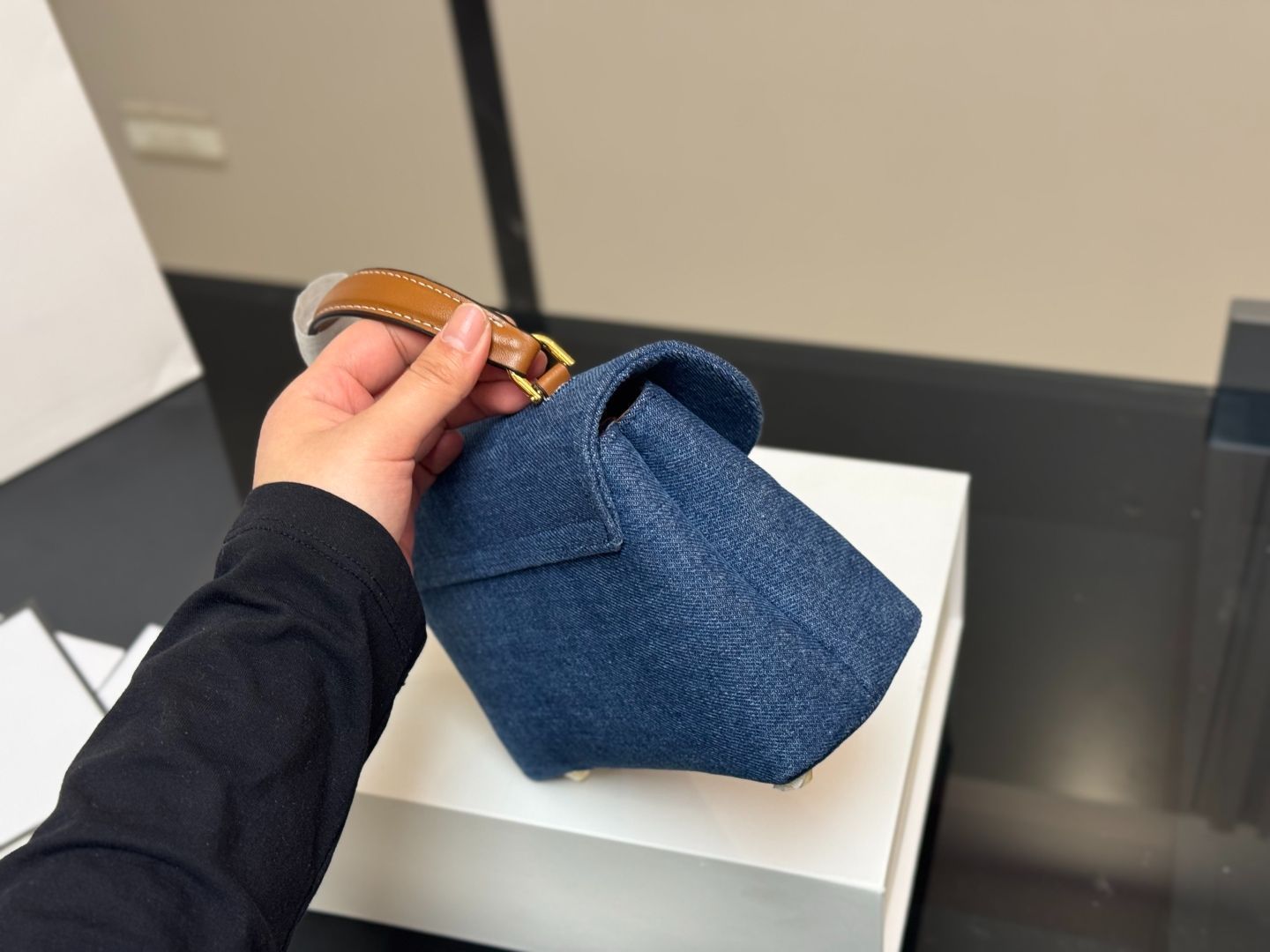 CELINE オノリン ミニ バッグ 上品かつ象徴】CELINE ティーンオノリンバッグ ≪トリオンフ