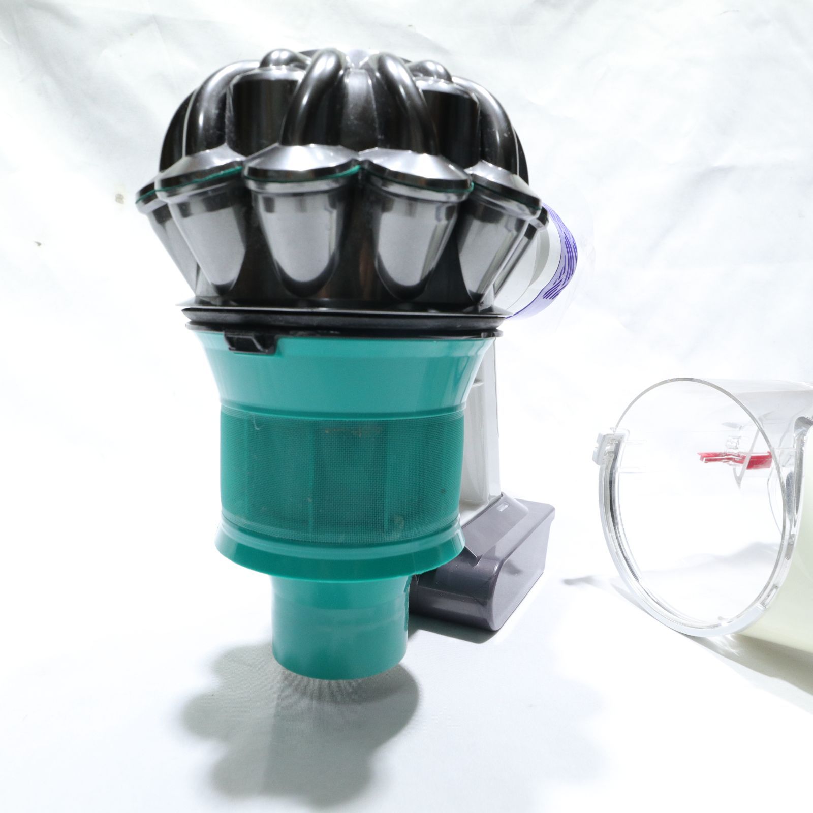 お得，HOT 【600】 中古品 dyson ダイソン SV09 コードレスクリーナー