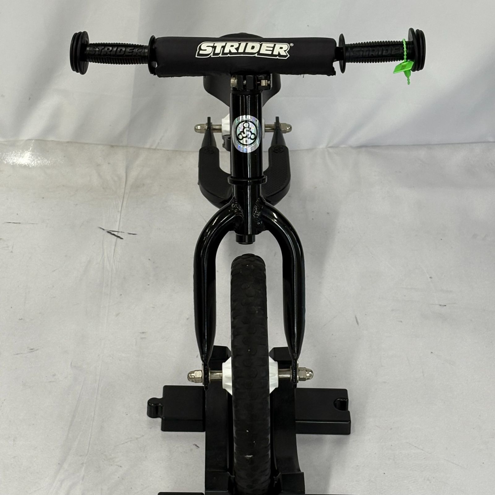 日本正規品　ストライダーPRO  黒　12インチ 本体 ブラック 41y0j6iUftL._SS200_.jpg