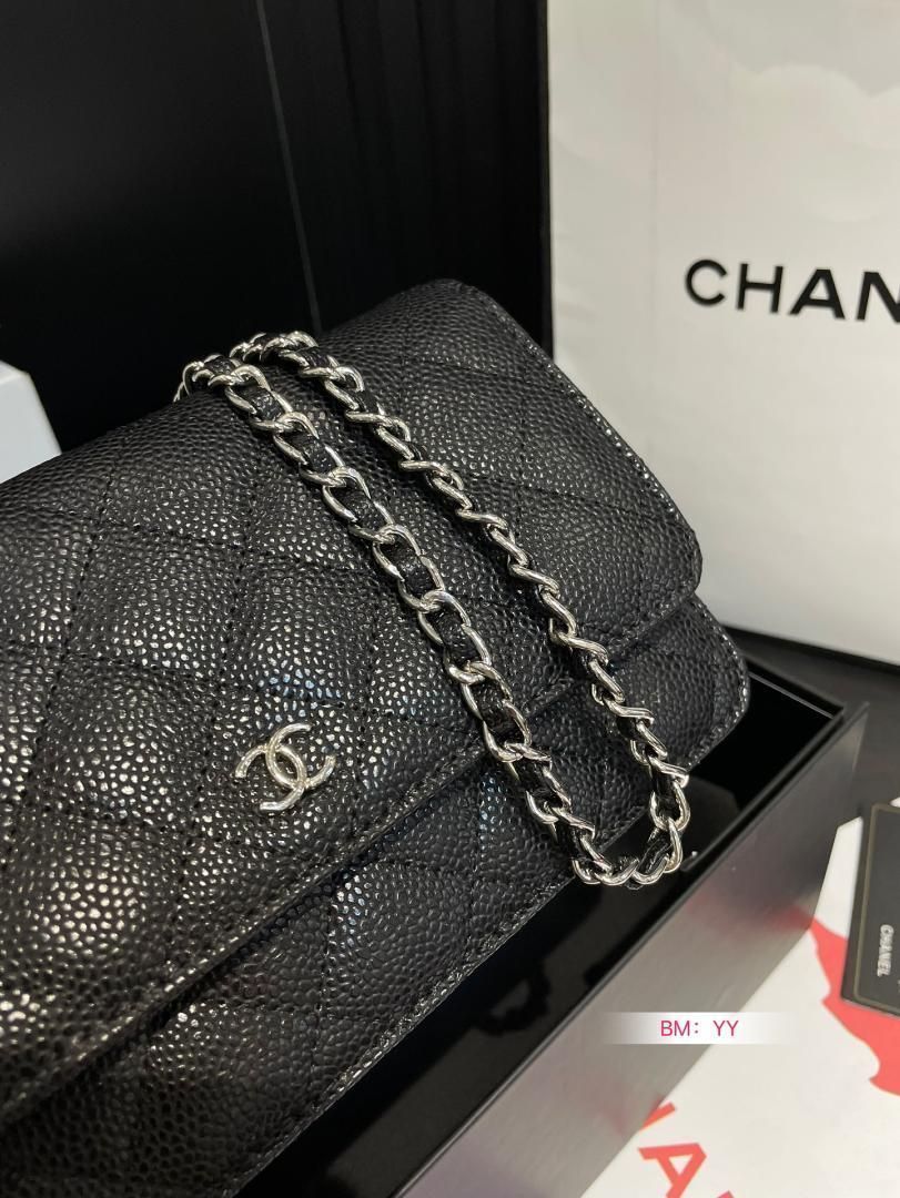 CHANEL チェーンショルダーバッグ