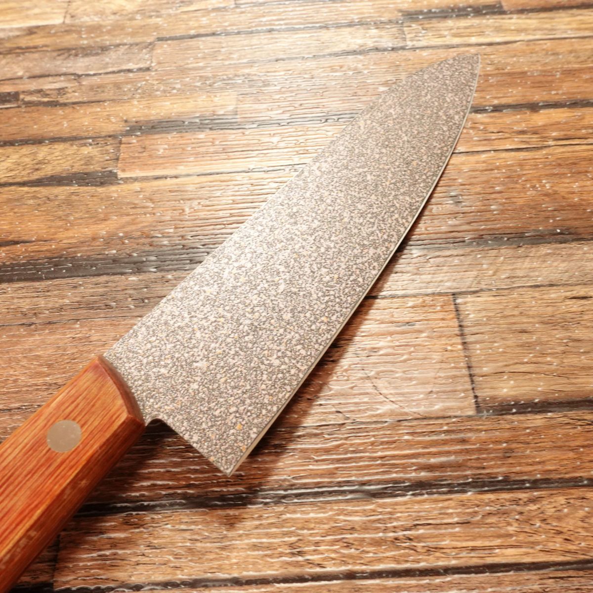 No.01261 包丁　重啓作　牛刀　錬鉄＋スウェーデン鋼　墨流　未使用品 未使用 牛刀包丁 No.01261 包丁 重啓作 牛刀 錬鉄＋スウェーデン鋼 墨流