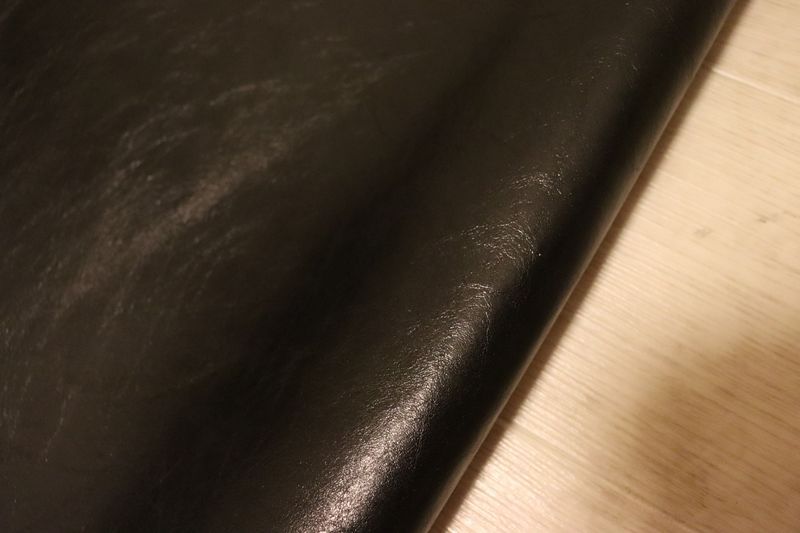 ブラック 139ds ヌメ革 牛革 イタリア レザー ダコタスムース はぎれ 一枚革 レザークラフト 革 皮 本革 diy 生地 材料