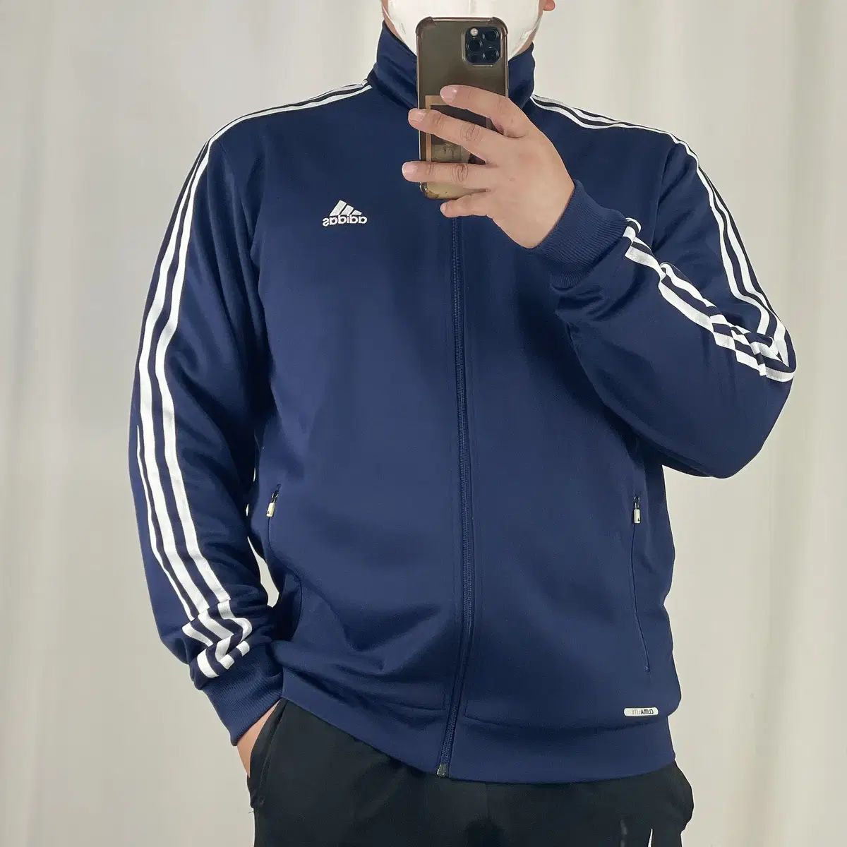 【今だけお値下げしてます】adidasジャージトップス ネイビー adidas(アディダス) ネイビー トラックトップス ジャージ 110