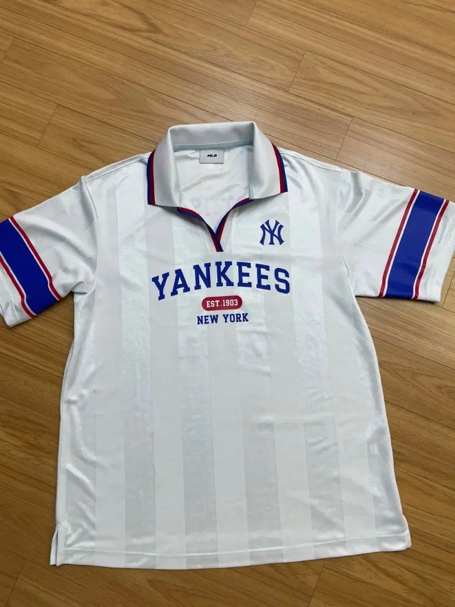 MLB ニューヨーク ヤンキース ポロ Tシャツです