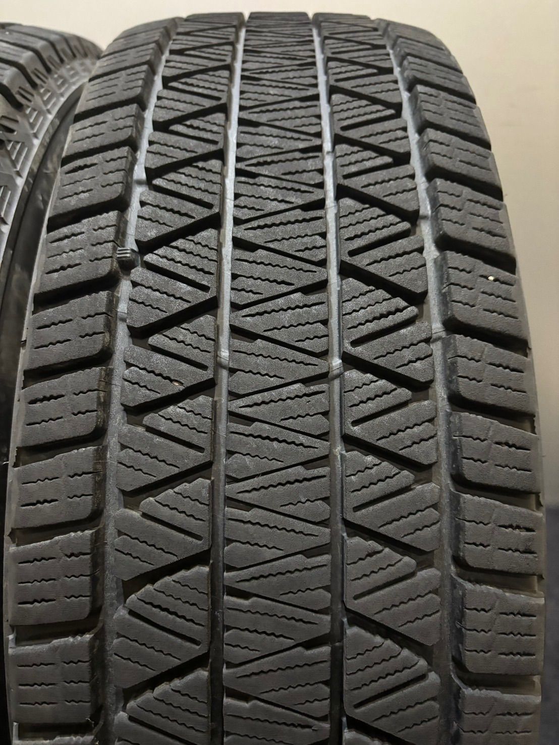 215 70R16 BRIDGESTONE DM-V3 20年製 スタッドレス 4本 ブリヂストン ブリザック デリカ アウトランダー 南3-K413