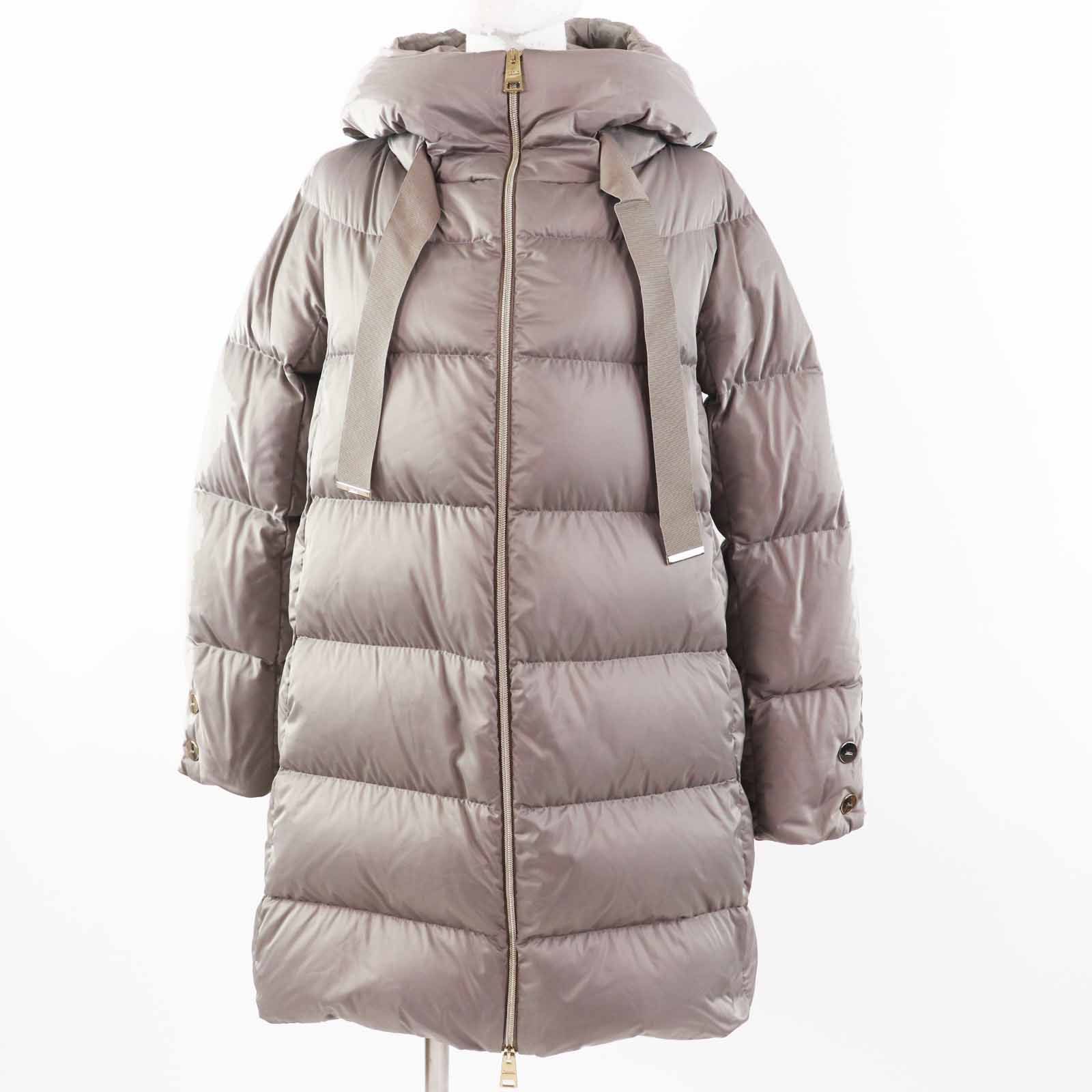 極美品 Herno ヘルノ 2023年製 PI1304D HOODED SATIN A-SHAPE フーディ サテン Aシェイプ ダウンコート ...