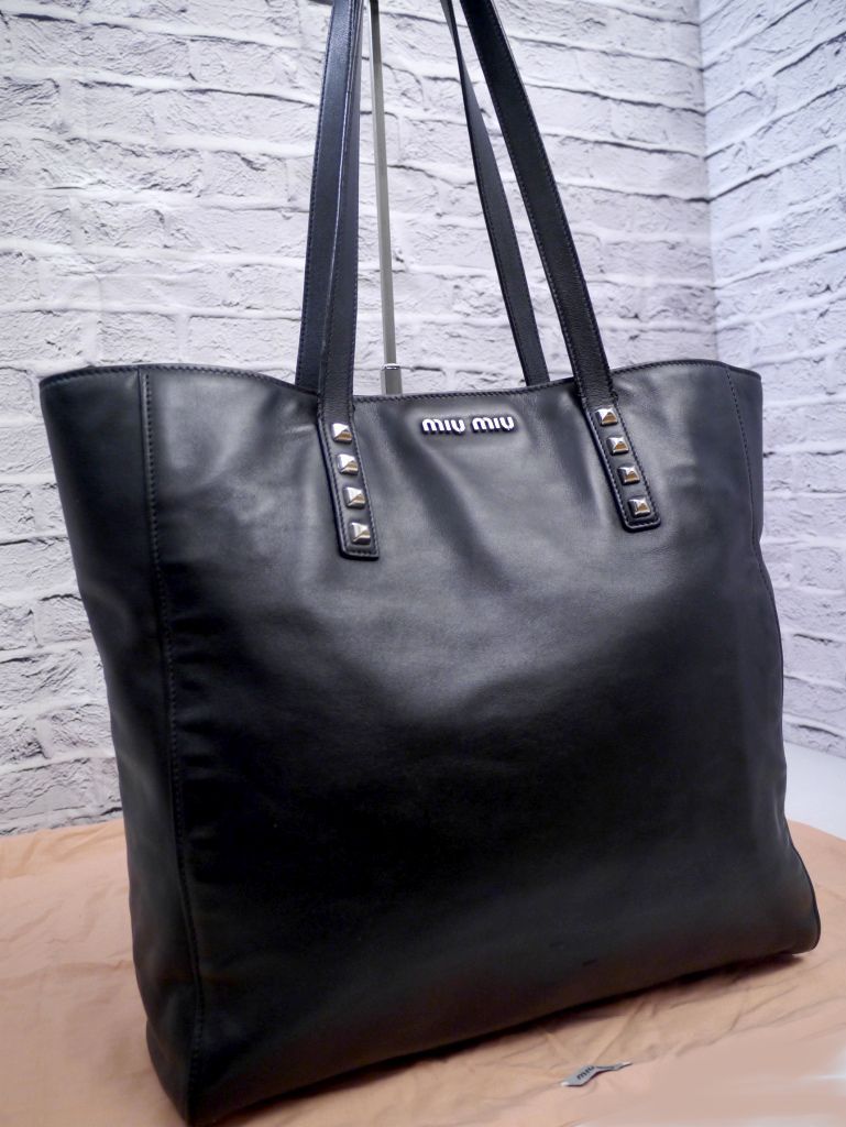 miumiu VITELLO MILLENI スタッズ レザー トートバッグ
