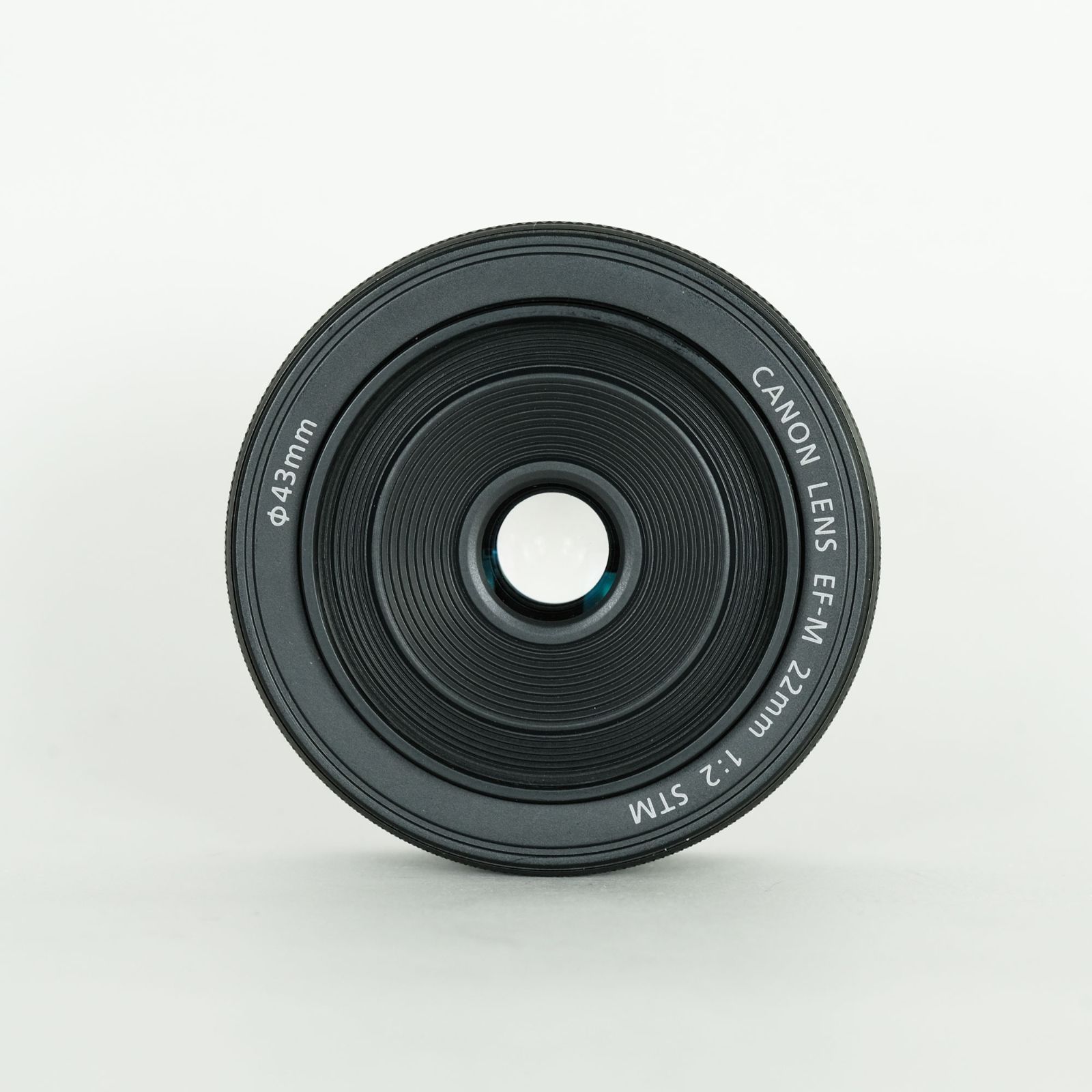 [極美品] Canon EF-M22mm F2 STM [グラファイト] Canon EF-M22mm F2 STMの出品 | ONE SCENE（ワンシーン）