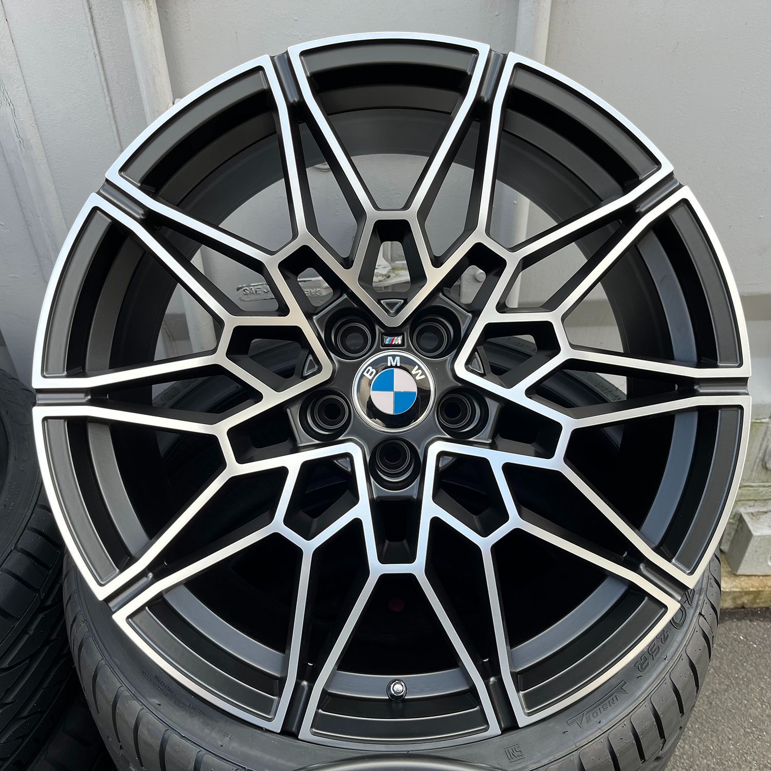 BMW 5 シリーズ (G30, G31) 20インチ ホイール 4本セット 楽天市場】BMW 5シリーズ G30/G31 新品 B-7134 20インチ FR
