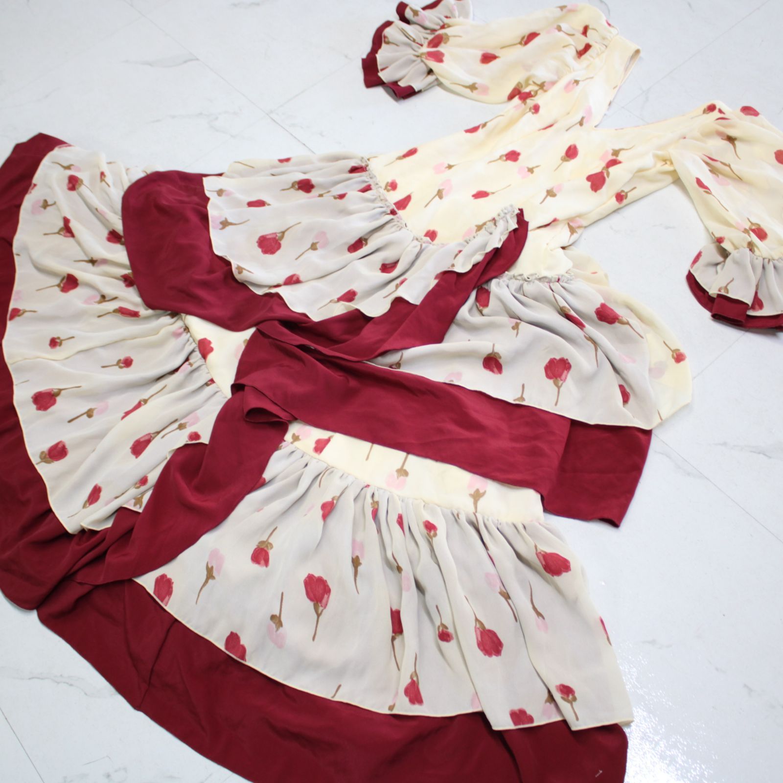 『送料無料』【美品 スペイン製 フラメンコ衣装】アイボリー×豪華ボランテ RONEY ルーニー ワンピース ドレス 赤 レッド 花柄 フリル 美品 スペイン製 フラメンコ衣装】アイボリー×豪華ボランテ