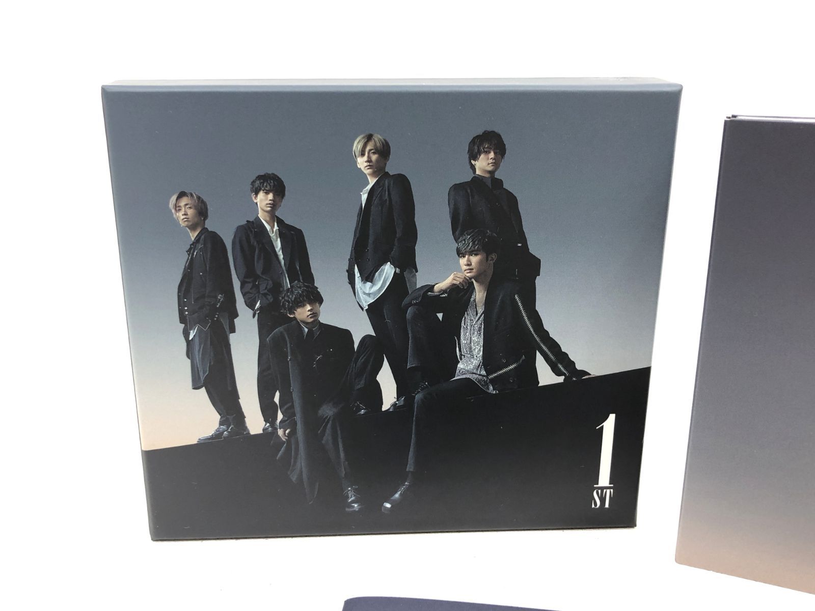 スパイディー出品　SixTONES 1ST 原石盤 Amazon.co.jp: 【店舗限定特典あり】 1ST (初回盤A：原石盤