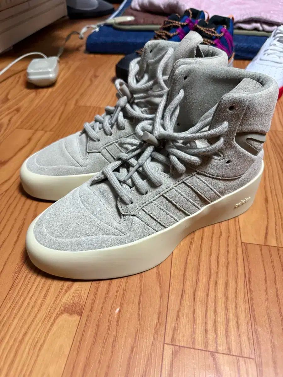 1 寿司 着用 FEAR OF GOD(フィアオブゴッド) adidas(アディダス) アスレチック ハイ 265