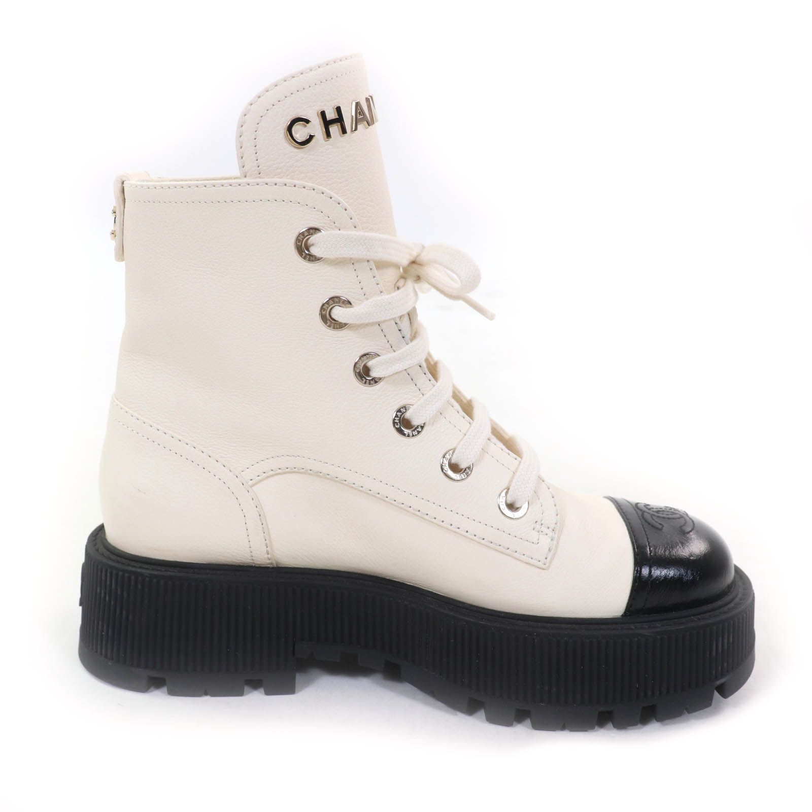 美品☆CHANEL シャネル G45124 ロゴ金具付 ココマーク レザー