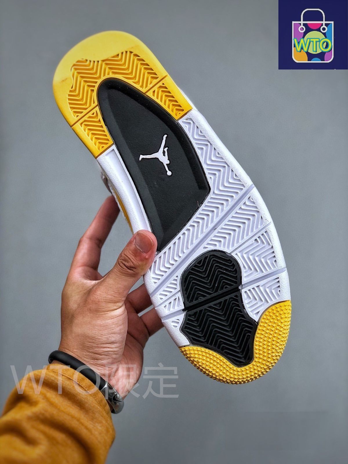 お値下げしました??即購入新品箱付?? Nike air jordan 4 retro