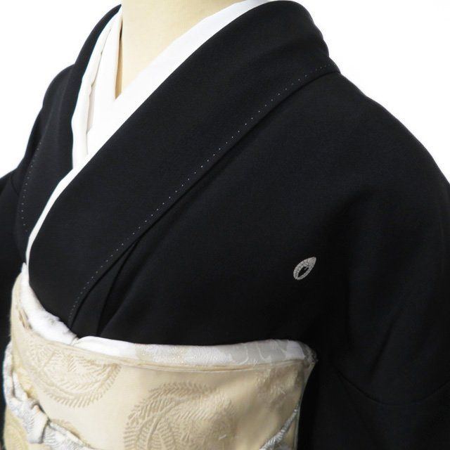 黒留袖 着物 正絹 袷 五つ紋 蘇州刺繍 巻物に花の図 金糸 黒色 多色 身丈158cm 裄64.5cm M きもの北條 A1274-8