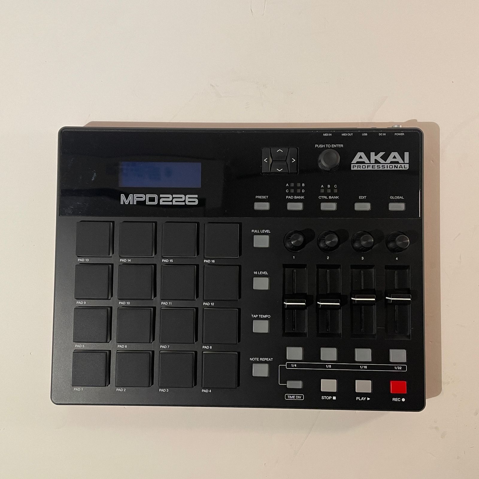 AKAI MPD226 MIDIコントローラー Akai Professional USB MIDI