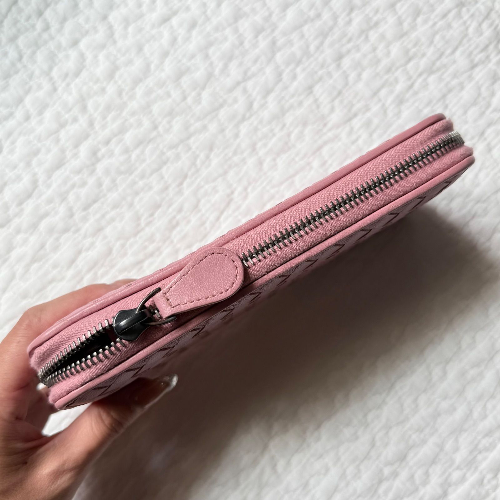 美品 BOTTEGA VENETA ボッテガヴェネタ イントレチャート ラウンド 
