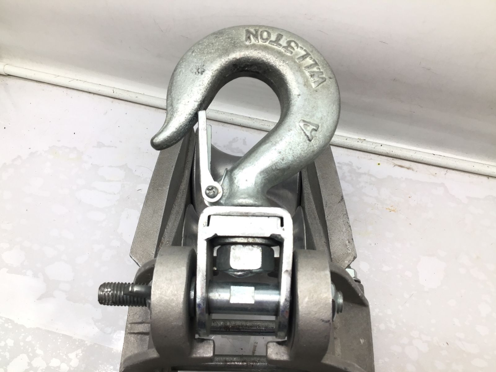 品 〇四連金車