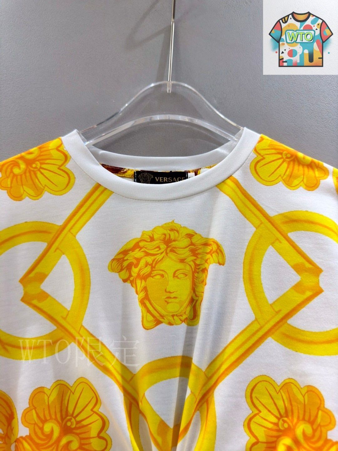 VERSACE☆ヴェルサーチ ポップ ジュエルズ Tシャツ VERSACE - ヴェルサーチ VERSACE Tシャツ レディース 38サイズ