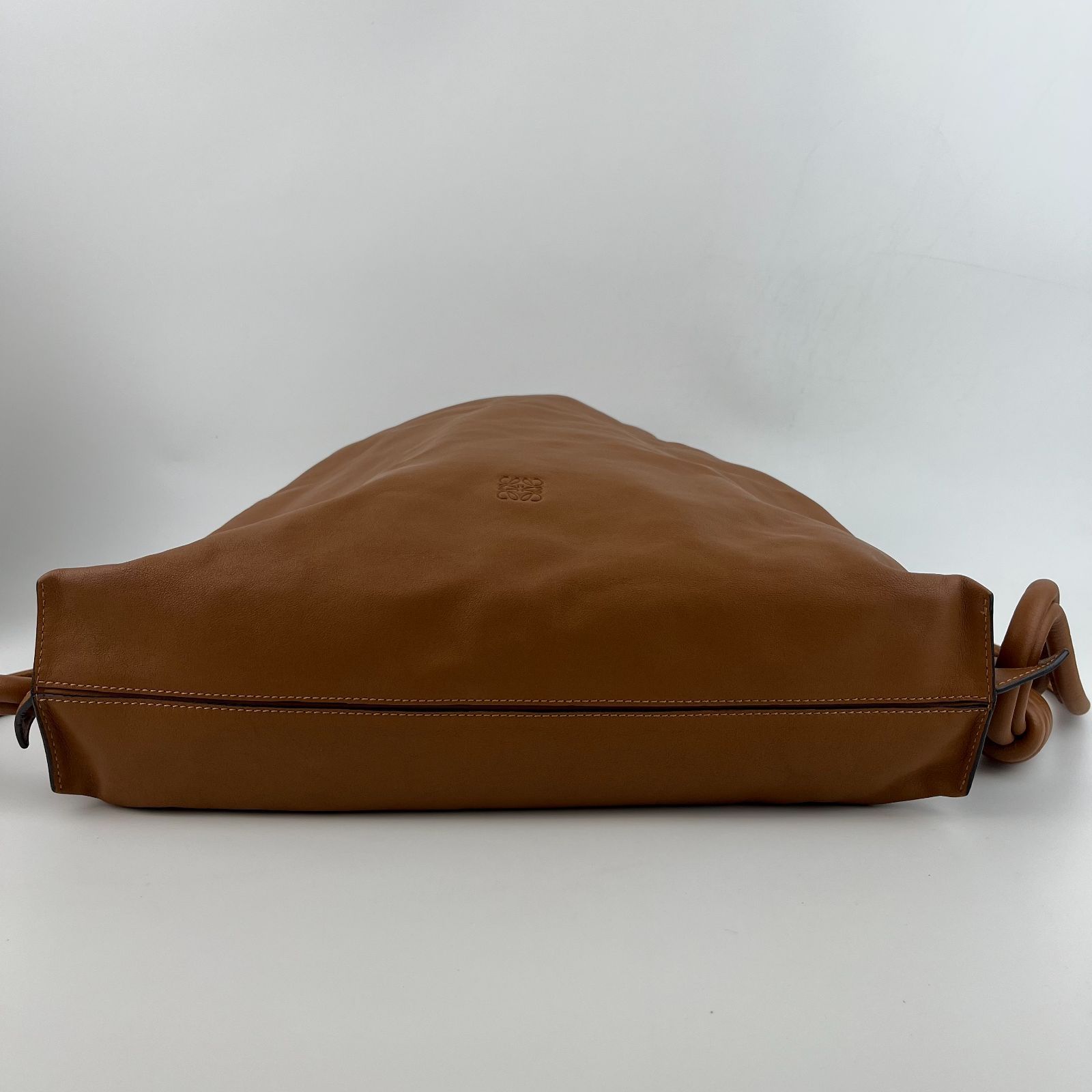LOEWE ロエベ ヤゴ yago レザー 本革 レザーナップサック 巾着