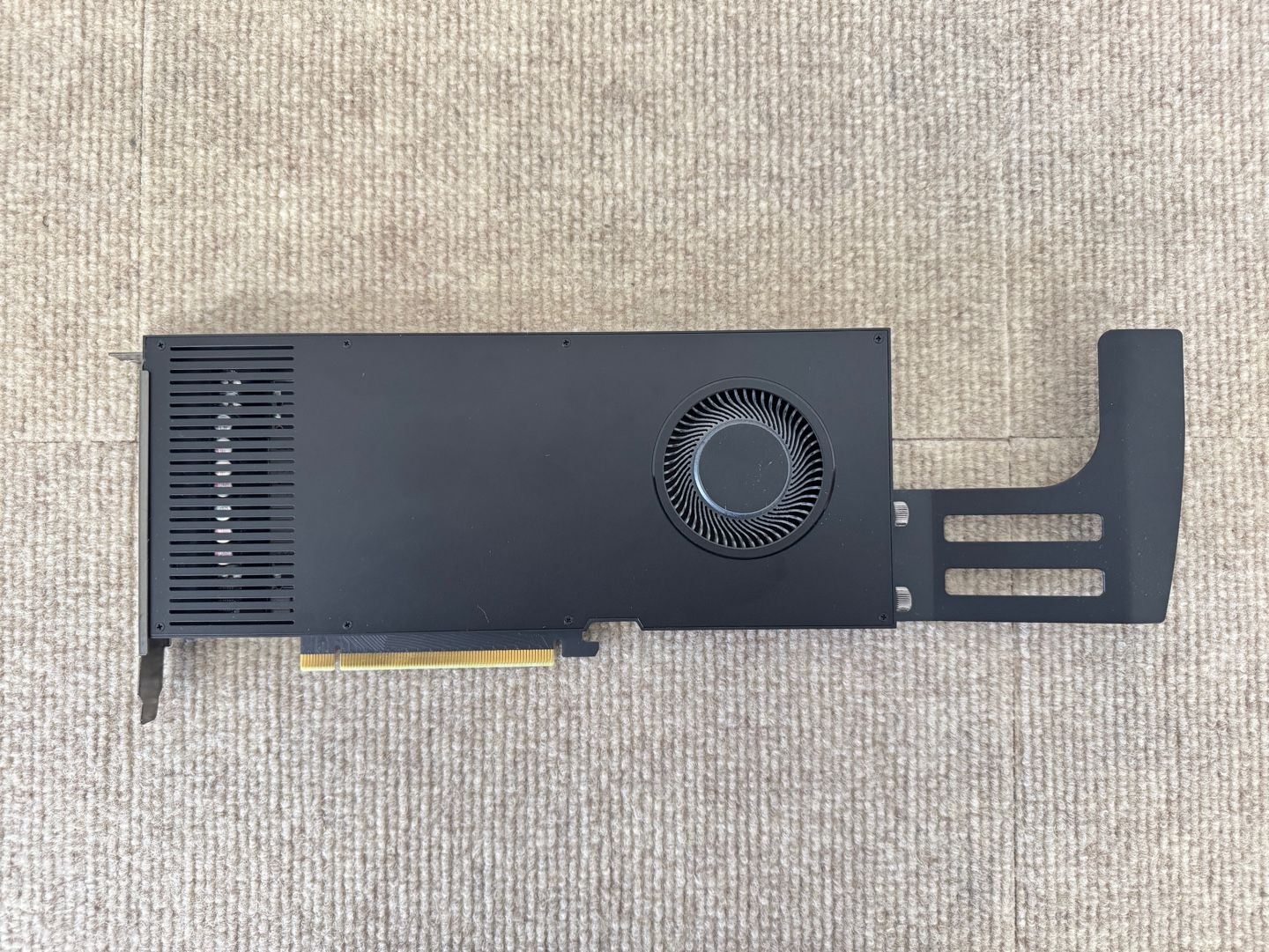NVIDIA RTX A4000 16GB DDR6 GPU グラフィックカード DisplayPort ×4 動作確認済み [PT452]
