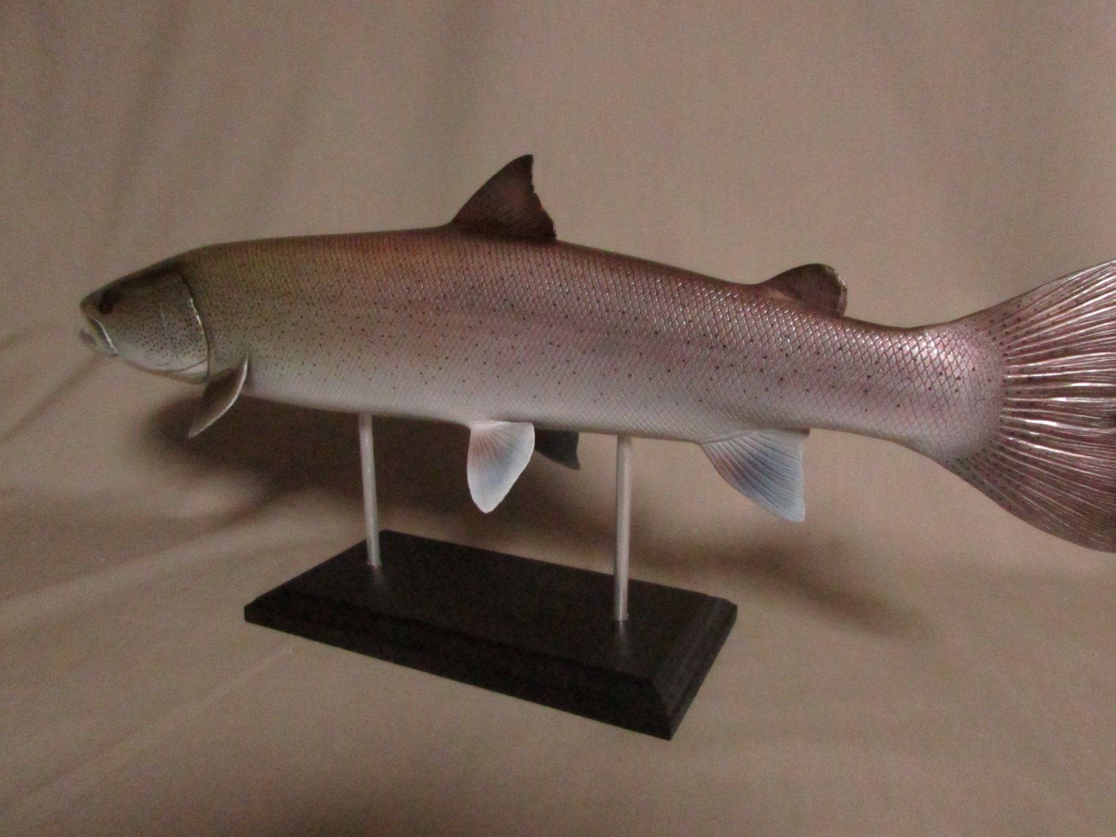 ハンドメイド　46cmイトウ 魚模型　フィギュア　レプリカ　怪魚　釣り メルカリ