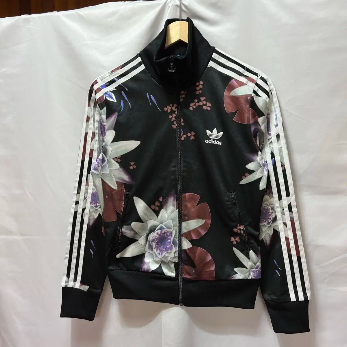 adidas アディダス