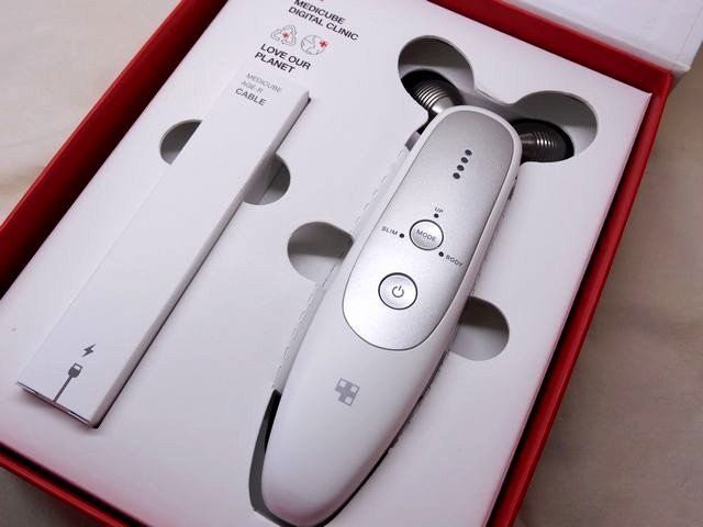 AGE-R EMS ME-AGE-R-01 美顔器 AGE-R ピンクEMSショット – MEDICUBEオンラインショップ