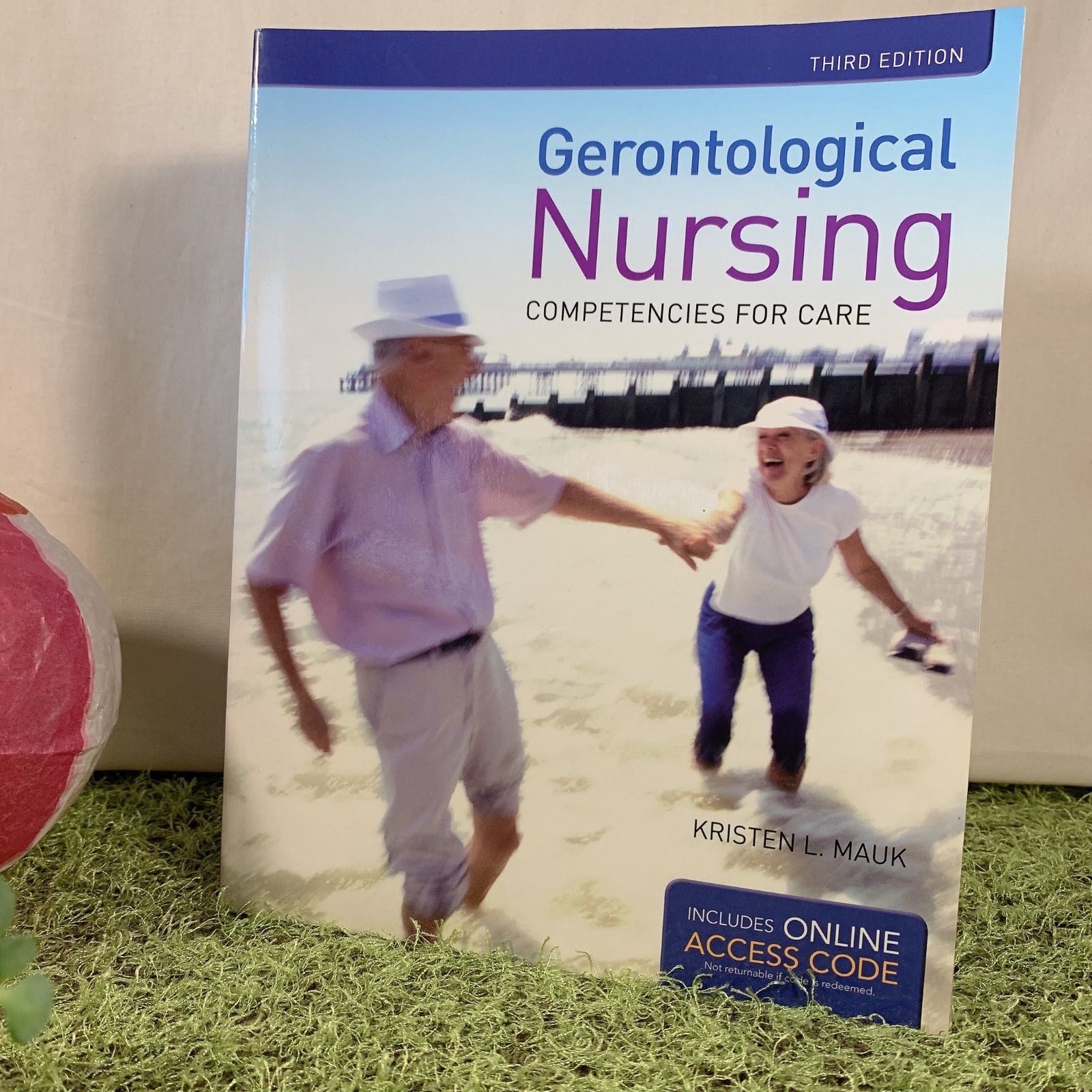 Gerontological Nursing: Competencies for Care (Jones u0026 Bartlett Learning) - 古本［専門書］英語版