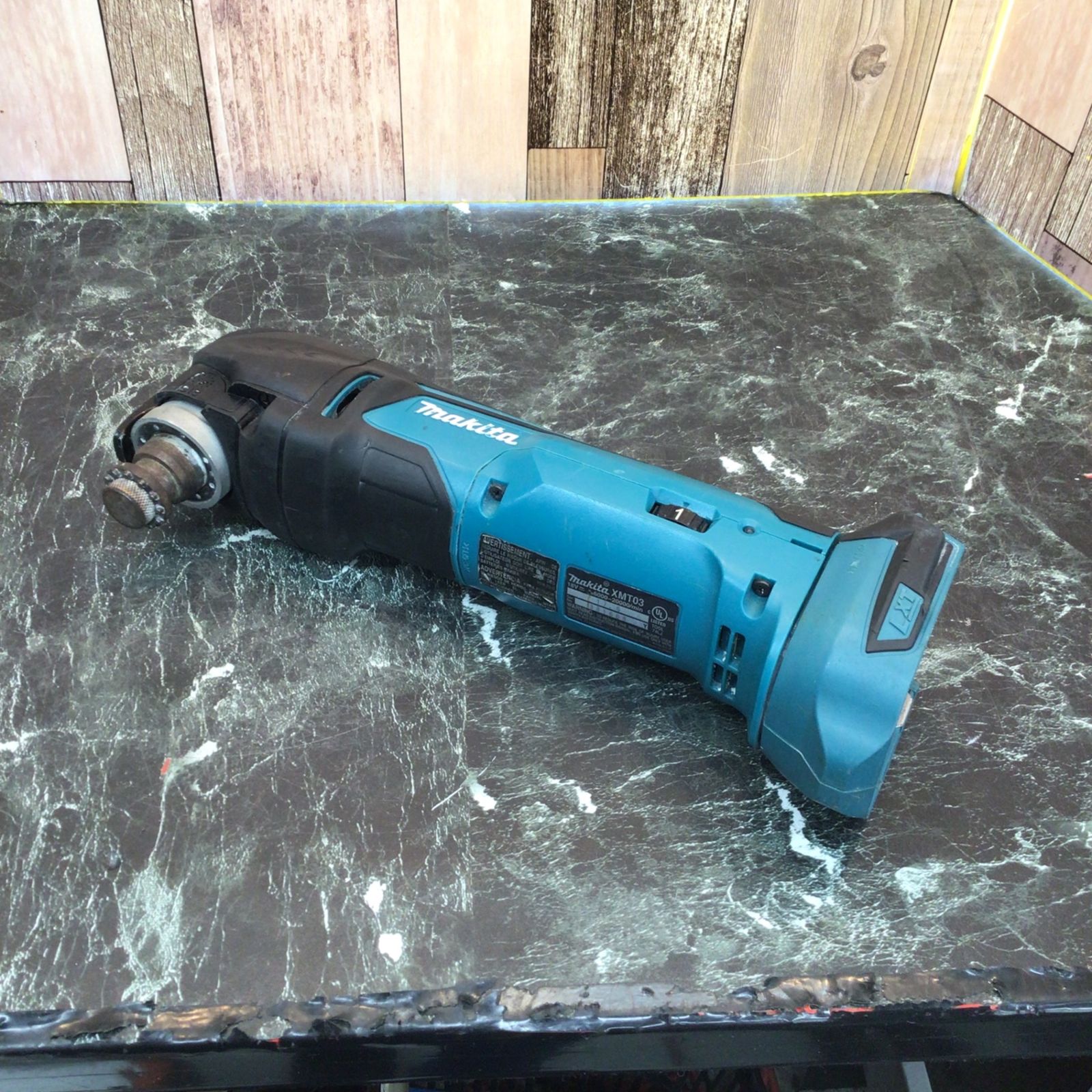 Makita - 新品 マキタ 18V 充電式マルチツール XMT03Z Amazon.co.jp: マキタ 18V マルチツール 本体のみ XMT03Z [並行