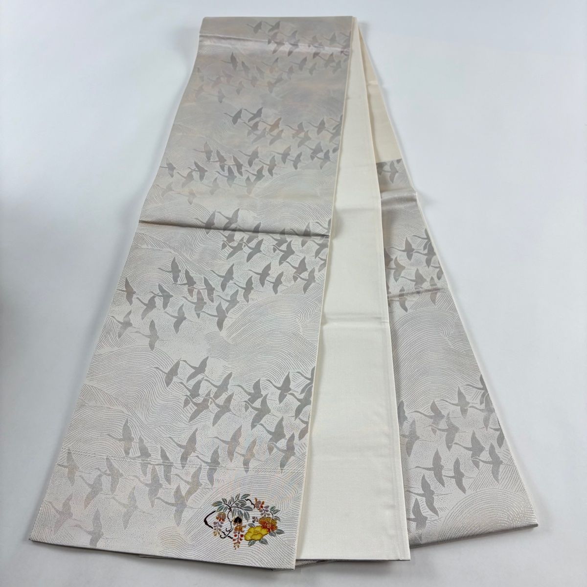 袋帯 秀品 鶴 波 箔 灰白 六通 正絹 【中古】 - メルカリ