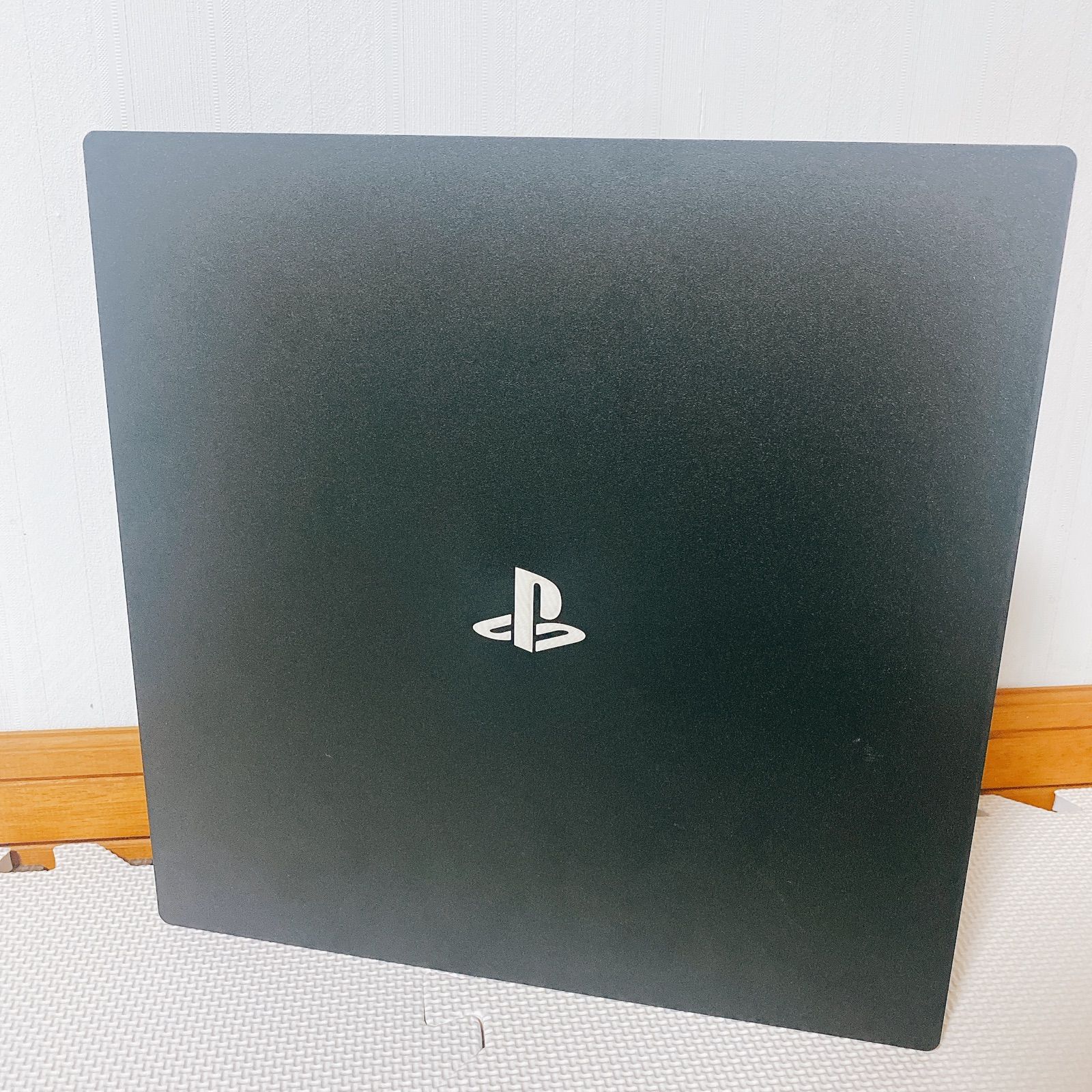 ソフトおまけ付】PS4 Pro 本体 CUH-7000B1TB(黒) 【中古】 - メルカリ