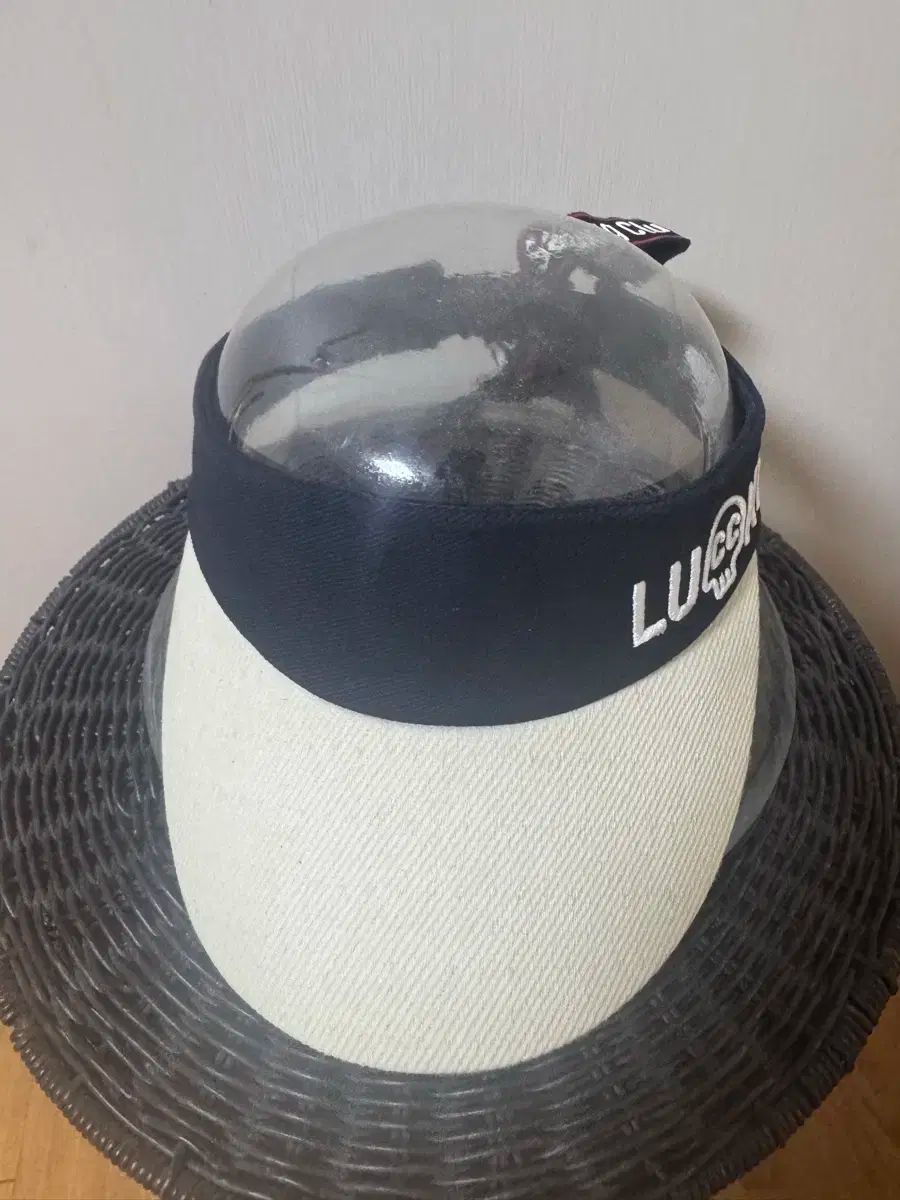 LUCKY CHOUETTE レタリング ストラップ サンキャップ