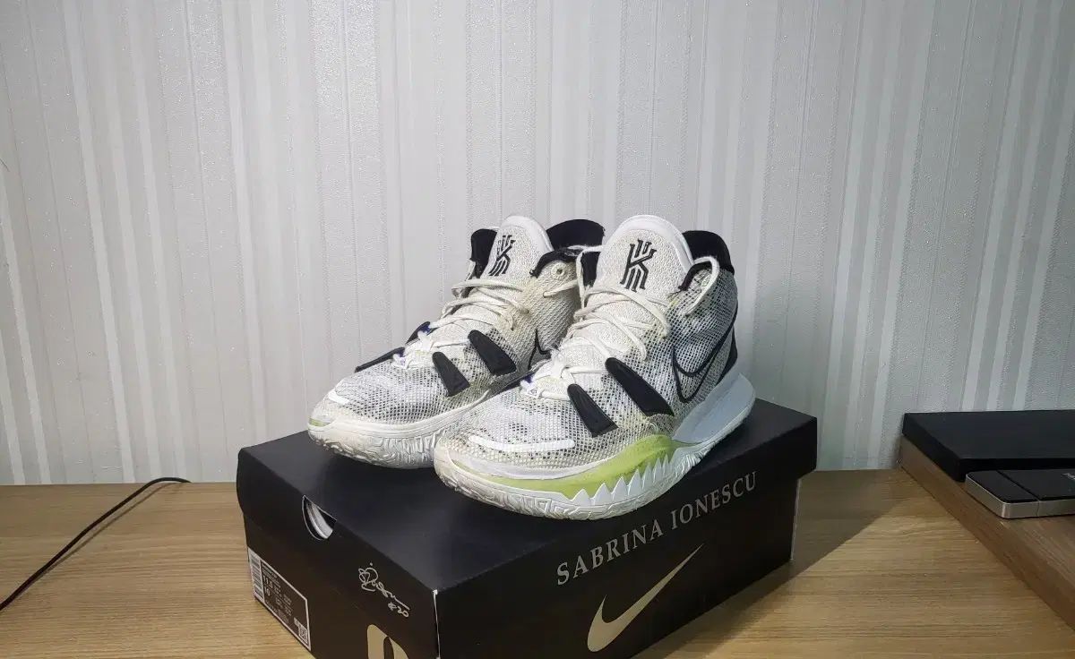 カイリー 7 280 NIKE(ナイキ) バスケットシューズ 出品